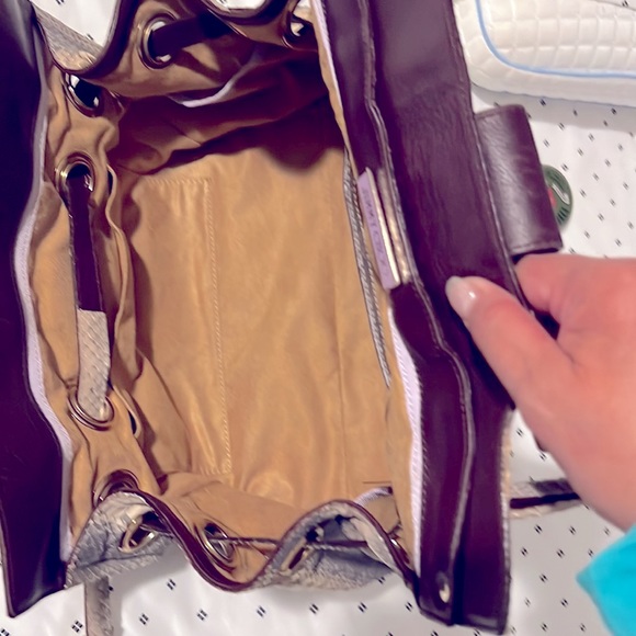 Stunning Jimmy Choo Top Handle Bag Python
Print neutral colors  super versatile. - Picture 8 of 9